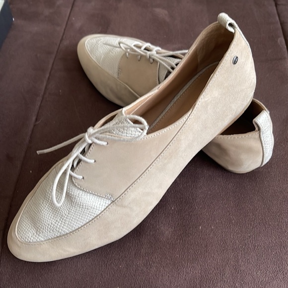 UGG shoes 8.5 - Picture 2 of 5